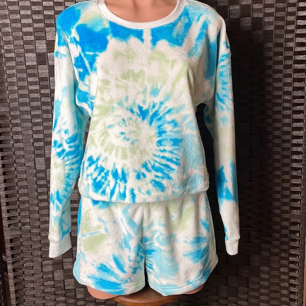 2 PC SUPER SOFT•FAUX FUR•TIE DYE LOUNGE SET